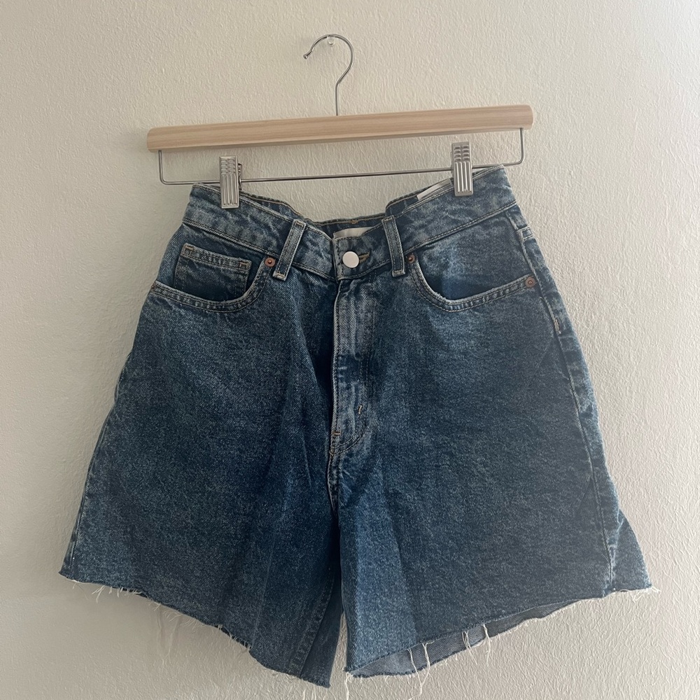 High wasted blue denim shorts from HM!